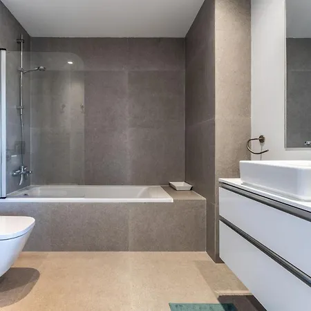 Stunning 3 Bdr Flat W/ Rooftop Pool By Lovelystay Апартаменти Албуфейра