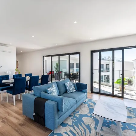 Stunning 3 Bdr Flat W/ Rooftop Pool By Lovelystay Apartment *