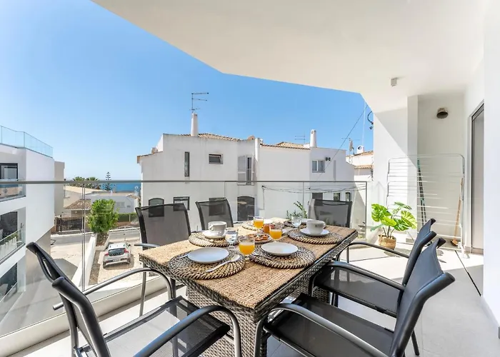 Stunning 3 Bdr Flat W/ Rooftop Pool By Lovelystay Appartamento