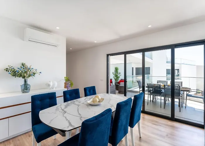 Stunning 3 Bdr Flat W/ Rooftop Pool By Lovelystay Albufeira