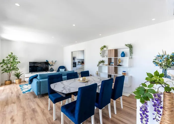 Stunning 3 Bdr Flat W/ Rooftop Pool By Lovelystay Appartamento