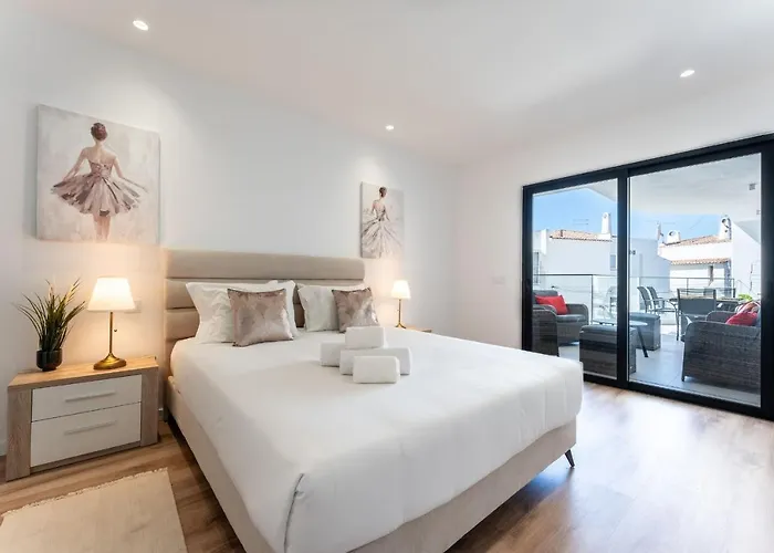 Stunning 3 Bdr Flat W/ Rooftop Pool By Lovelystay * Albufeira