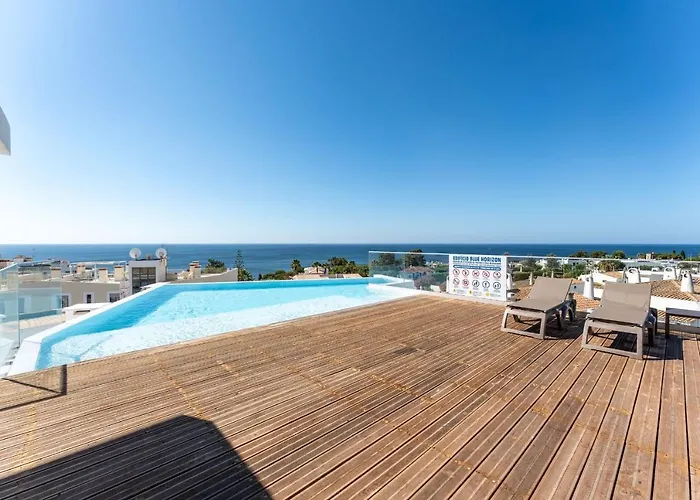 Stunning 3 Bdr Flat W/ Rooftop Pool By Lovelystay Appartamento