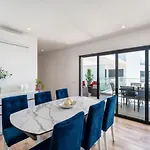 Stunning 3 Bdr Flat W/ Rooftop Pool By Lovelystay Албуфейра