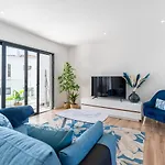 Stunning 3 Bdr Flat W/ Rooftop Pool By Lovelystay Апартаменты *